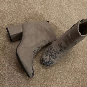 Elegant Embroidered Taupe Ankle Boots